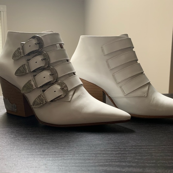 Yoga Pulla Western Boots - Picture 2 of 8